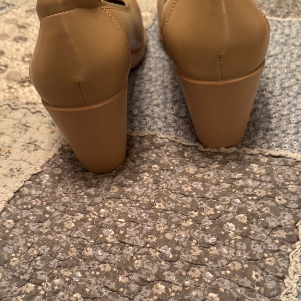 Dreampairs Women's Classic Tan Loafers. NWT - Picture 5 of 5